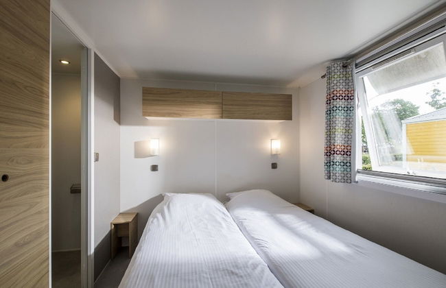 Chalet With Terrace at the Lake and Beach - Foto 1