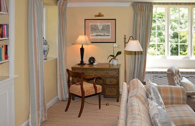 Epsom Cottage - Photo 4