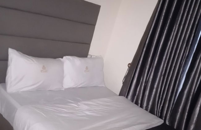 HOTEL D RITZ - Foto 16