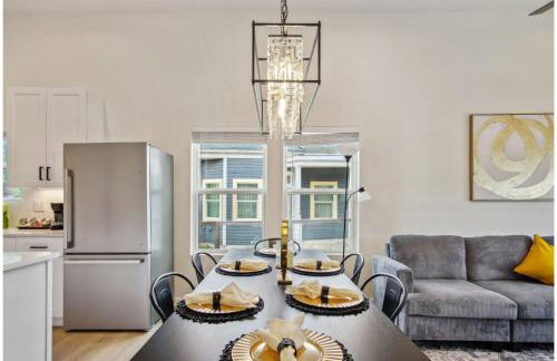 Skyline Retreat 3BR-3BA w Stunning Views Near DT - Foto 11