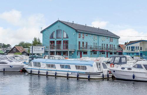 Topsail-18150 - Photo 1