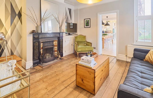 Host Stay Roper Road Villa - Photo 10