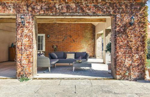 Stylish Coach House Retreat - Foto 27