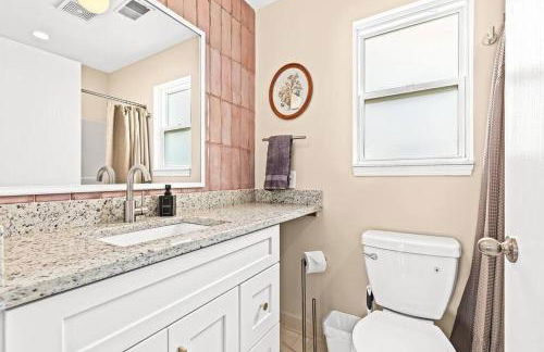 New! Modern Upper Flat near Downtown Roseville - Foto 29