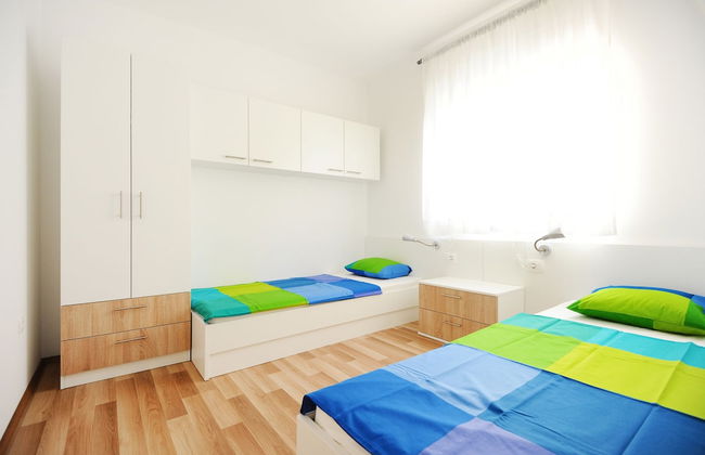 Apartments Hills - Photo 18