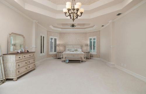 Valley Getaway! Pool House - Photo 14