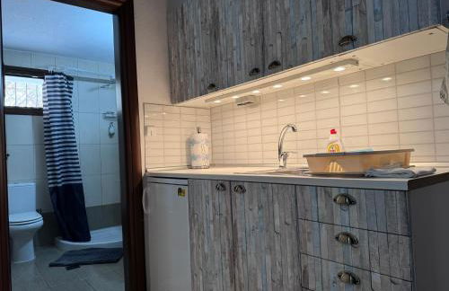 Stone house under a rock Kukos - Foto 8