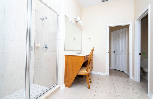 Stunning 5 Bd Home w Pool Close to Disney 7420 - Foto 12