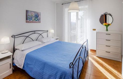 5 Bedroom Beautiful Home In Giove - Foto 4