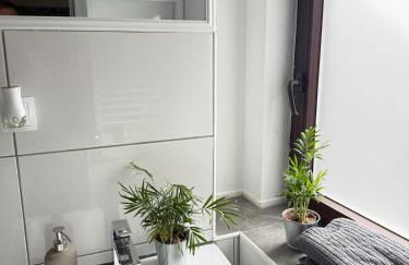 Modern Cozy Studio Apartment & Terrace - Photo 29