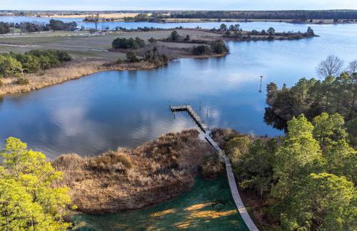 Very Private and Spacious Waterfront Family House - Foto 17