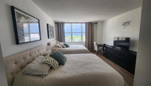 Entire Beach Front Condo w/ pool Amazing view 4pax - Foto 3