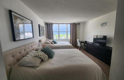 Entire Beach Front Condo w/ pool Amazing view 4pax - Photo 3