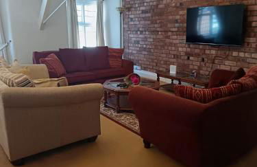 Chandeliers 6 - Photo 2