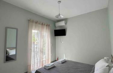 Zouf House Luxury Stay with Jacuzzi - Photo 11