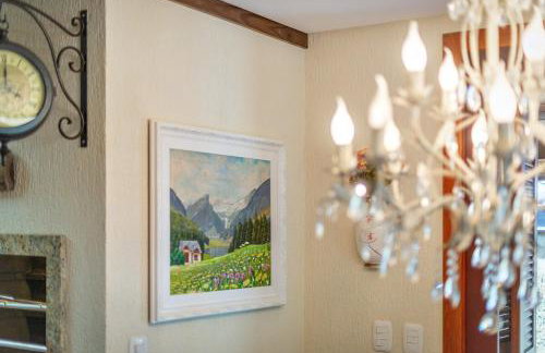 Linda casa em Canela - Jardim, Lareira e Conforto! - Foto 25