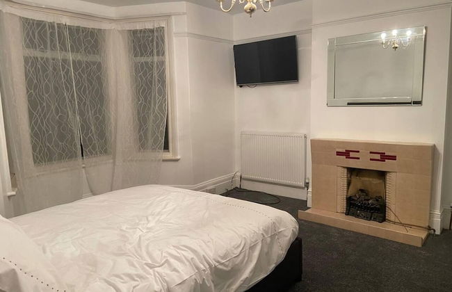 Charming 2-bed Apartment in Brentwood Free Parking - Foto 5