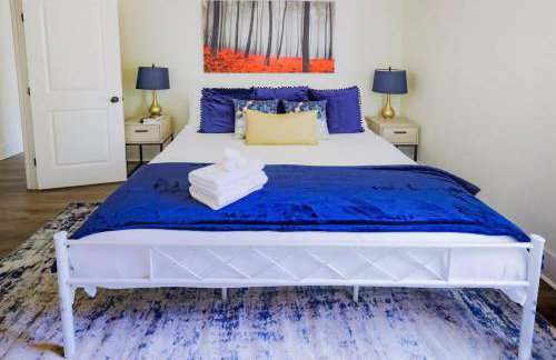 Manchaca Meadows Mini Villa Pool & Spa 20 min DT - Photo 10