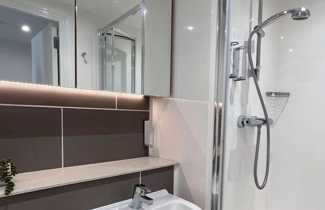 Aberdeen by Charles Hope - Foto 16