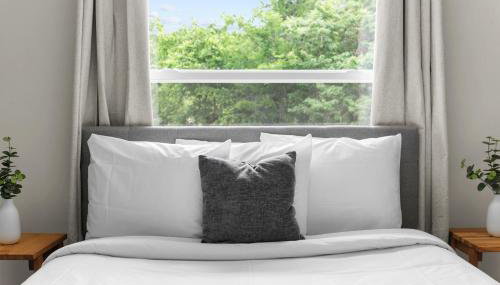 10 Min to Downtown-Modern in Magic City-Both Units - Foto 3