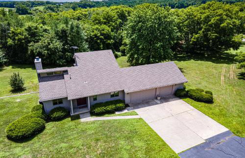 Whispering Woods Estate - Relax, Recharge, Connect - 12 wooded acres, 3 Bedrooms, 3 Baths, sleeps 10 - Foto 28