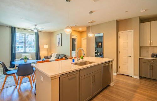 Spacious 2BR Uptown Biltmore Gym Pool Parking WD - Foto 35