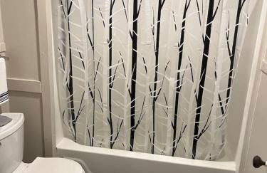 Downtown Beverly 5 Min to Salem - Photo 7