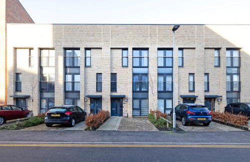 Stylish 3BR Home with Garden & Free Parking - Near O2 Academy & City Centre - Foto 31