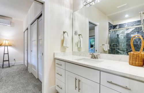 Modern Bellevue Home 10 Mi to Downtown Seattle! - Foto 14