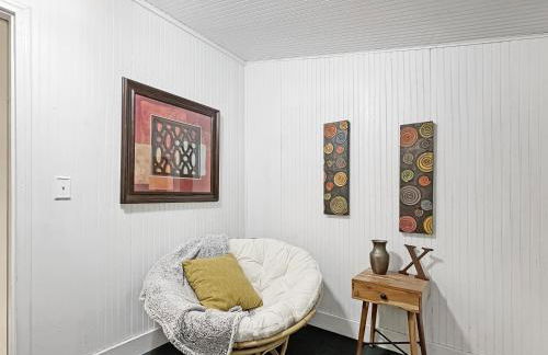 Chic 2BR Duplex Free Parking near Hospitals - Foto 9