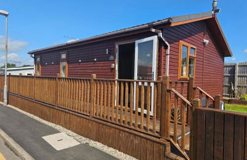 2 Bed Cabin - Sleeps 4 - Pets - 5 min to Beach - Foto 1