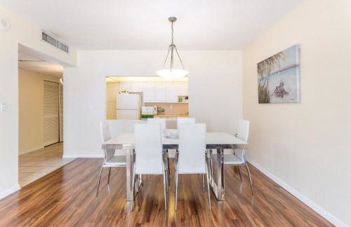 Sunny Isles Ocean Reserve Condo Apartments - Foto 26