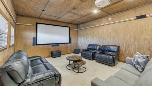Spacious Ranch Style Home w Cinema Room - Foto 5