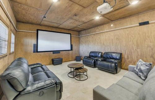 Spacious Ranch Style Home w Cinema Room - Foto 5