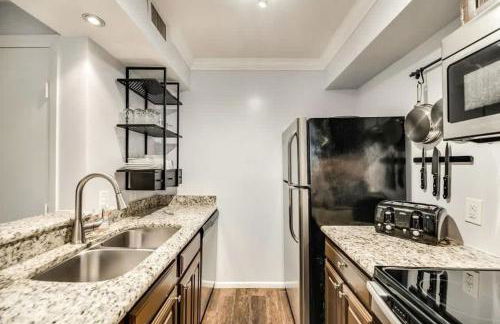 1BD Condo South Irving I28 - Foto 2