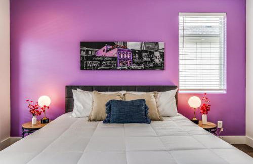 Nash House & Bars of Broadway with Patio Bar and Views! 8min Downtown! Sleeps 12! - Foto 21