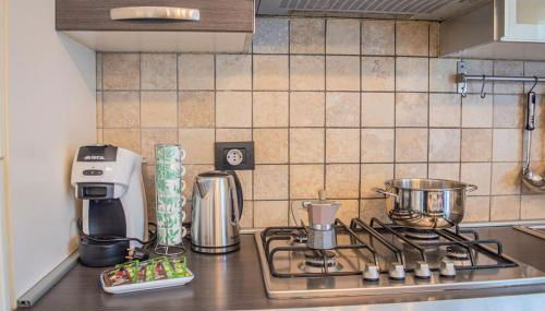 ApartExperience Nel cuore di Bra Comfort con Parcheggio privato - Foto 4, stove, toaster, minibar