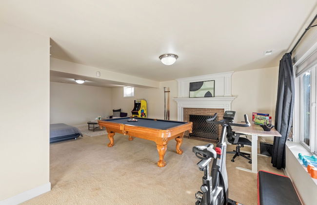 Renton Lakeside Oasis, Lakeview, 4B 2.5B, Spacious - Photo 18