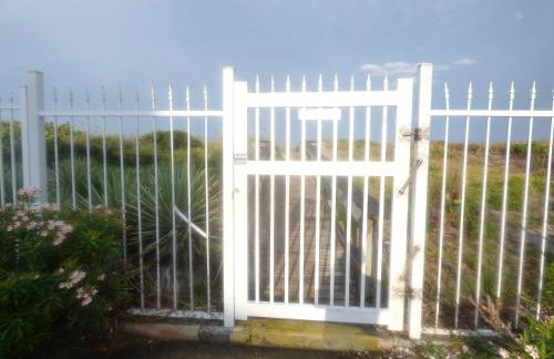 Cocoa Beach - Oceanfront - Steps to the Pier and Ocean - Foto 10