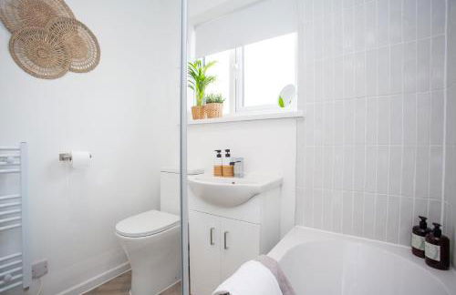 Vacant Nest The South End Spacious Smart TV - Foto 35