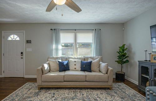 Ranch Style Home & Plenty Of BKYD Space Near KSU - Foto 32