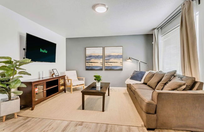 Charming 2BR w King Queen Close to SLC - Foto 1