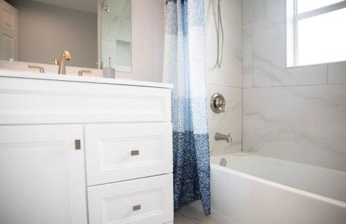 Patio I Firepit I 65 TV w/ Netflix I 472mbps I WD - Foto 3