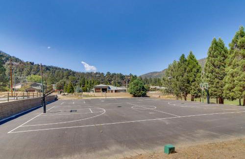 Golf and Swim! Pine Mtn Club Retreat with Game Area - Foto 26