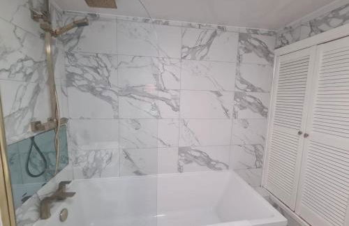 Stylish modern 2 bedroom apartment - Foto 9