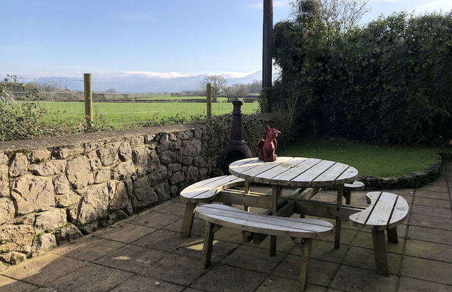 Detached Farmhouse 4 Bed/sleeps 9, Mountain Views! - Photo 15