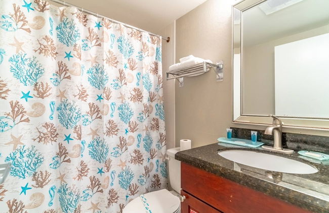 215 Little Harbor Inn - Photo 11