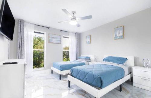 Modern Lakefront Home - Foto 59