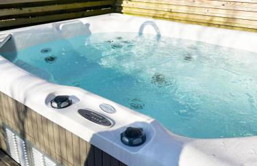 Romantic cottage for 2 with hot tub - Photo 13