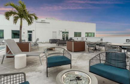 Chic 2BR Getaway Walk to Breweries and Art Walk - Photo 35